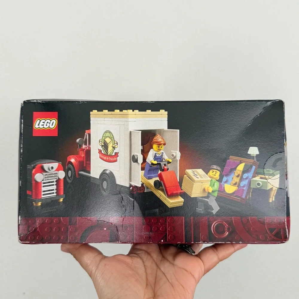 LEGO Icons Moving Truck Set 40586